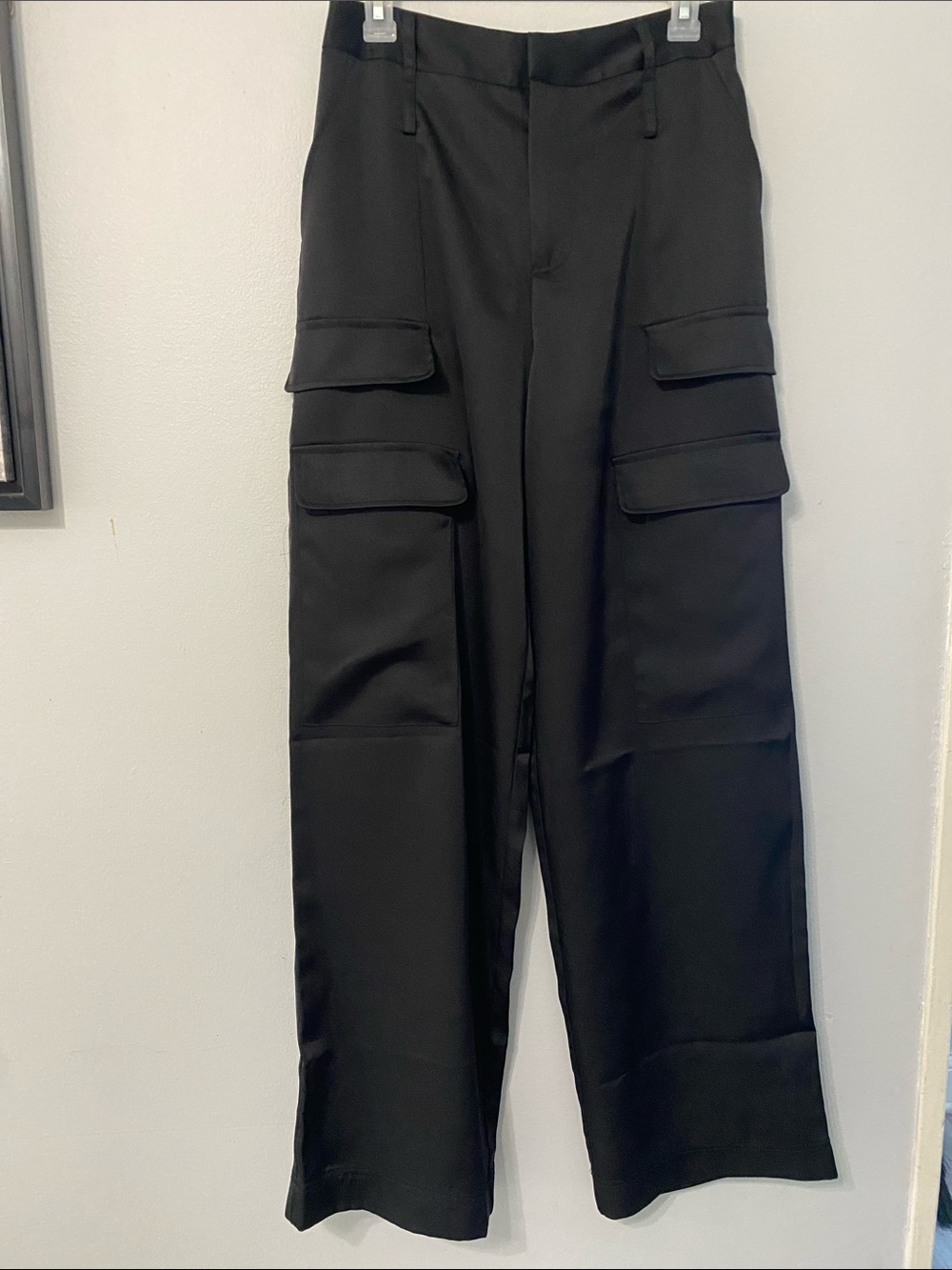 Noli Wide-Leg Satin Cargo Pants in Black Womens Size 6 - Picture 6 of 9